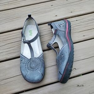 Jambu Sunkist Charcoal Gray Sangria Mary Jane T Strap Floral Cutout Flats